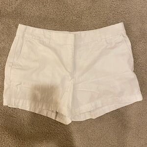 𝅺LOFT White Shorts